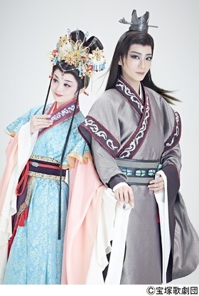 幻想歌舞録『眩耀（げんよう）の谷 ～舞い降りた新星～』／Show Stars